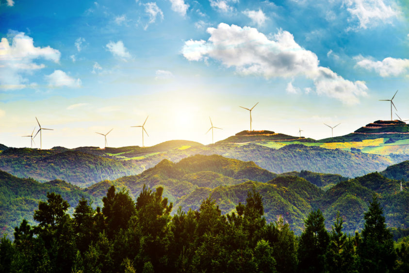 Os 6 benefícios da contratação de empresas de energia verde